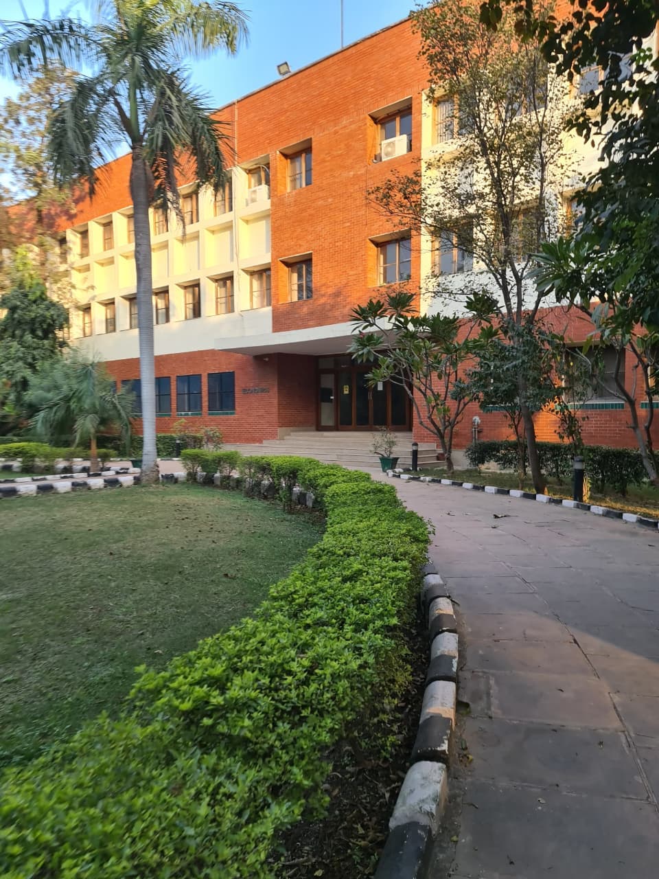 Delhi School of Economics (University of Delhi)
